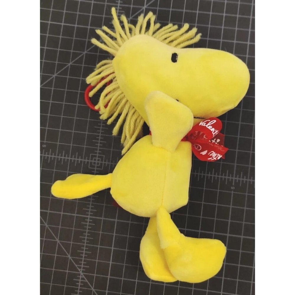 Valentine Woodstock From Peanuts Plush 8x5" Musical Keychain Linus and Lucy
